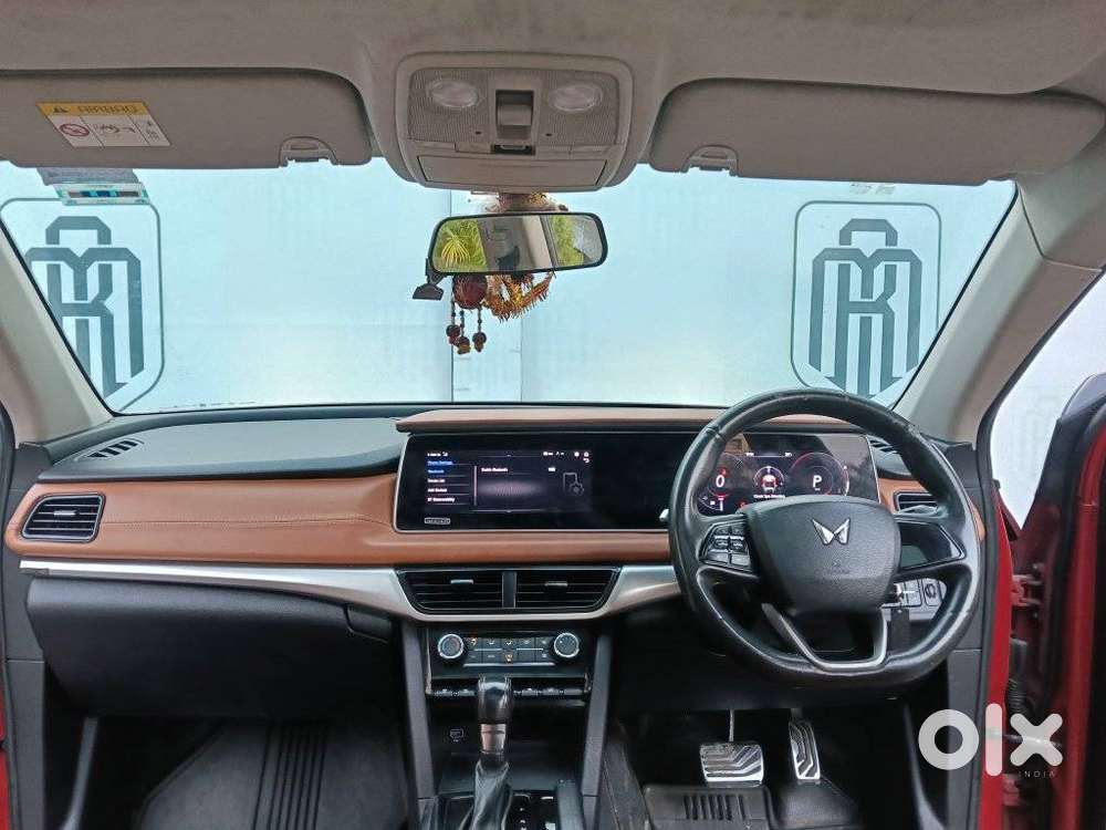 Mahindra Xuv700 2.0 Ax 5 Petrol At Str, 2022, Petrol