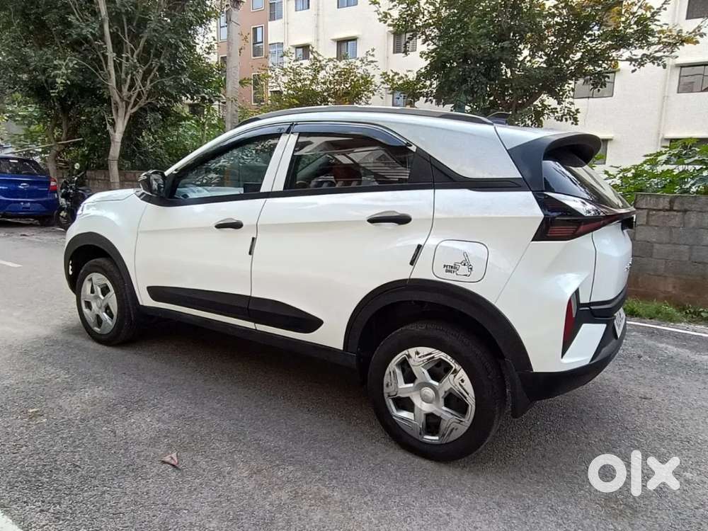 Tata Nexon Creative Plus 1.2 Revotron Petrol 6 Amt, 2024, Petrol