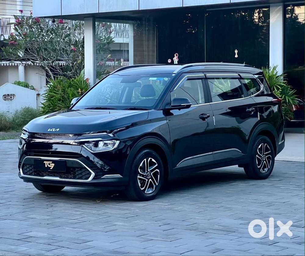 Kia Carens, 2023, Petrol