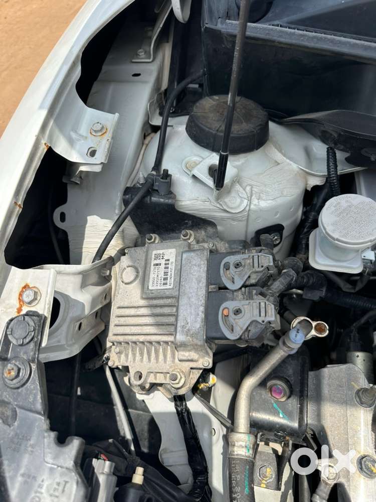 2023 Maruti Dzire 1.2 Zxi And Cng