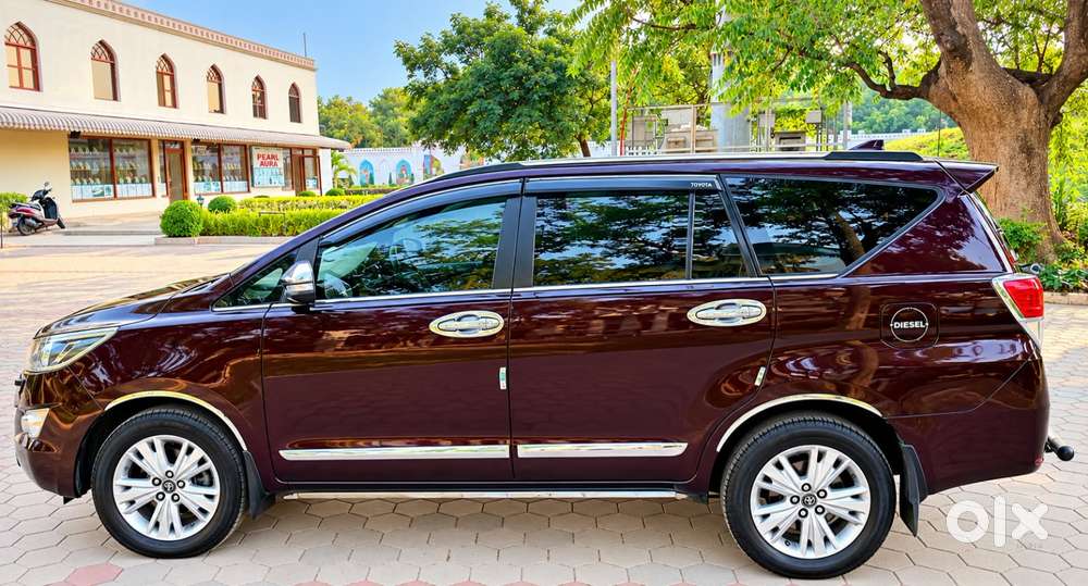 Toyota Innova Crysta 2.8z Automatic, 2016, Diesel