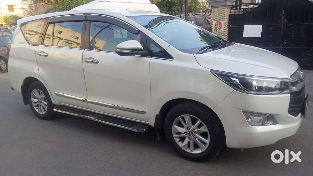 Toyota Innova Crysta 2.4 V, 2016, Diesel