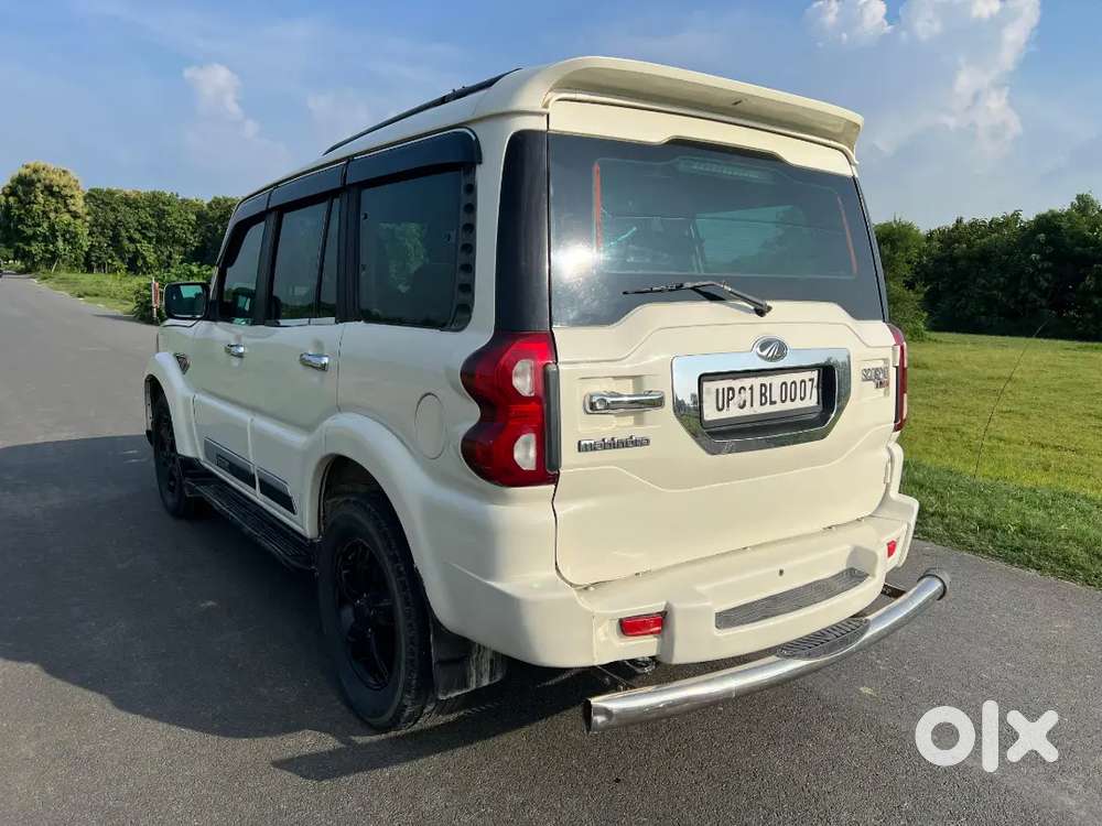 Mahindra Scorpio S6 Diesel 2016