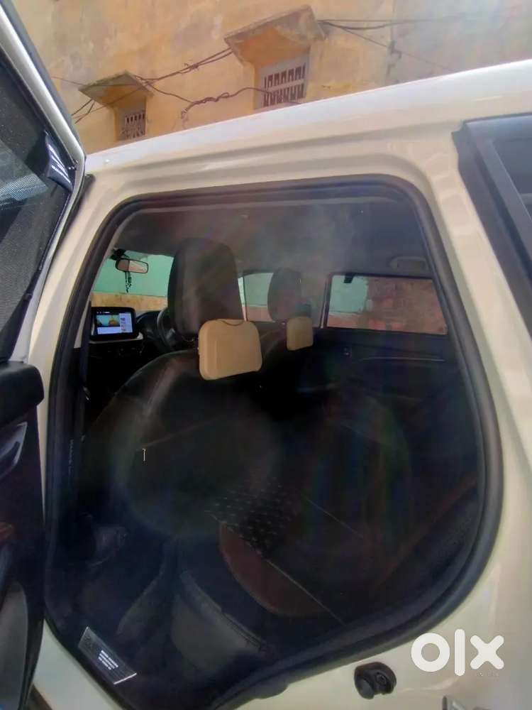 Maruti Suzuki Brezza Lxi Cng2023
