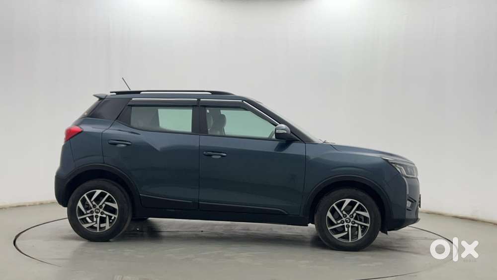 Mahindra Xuv300 1.2 W8 (o) Amt Petrol, 2024, Petrol
