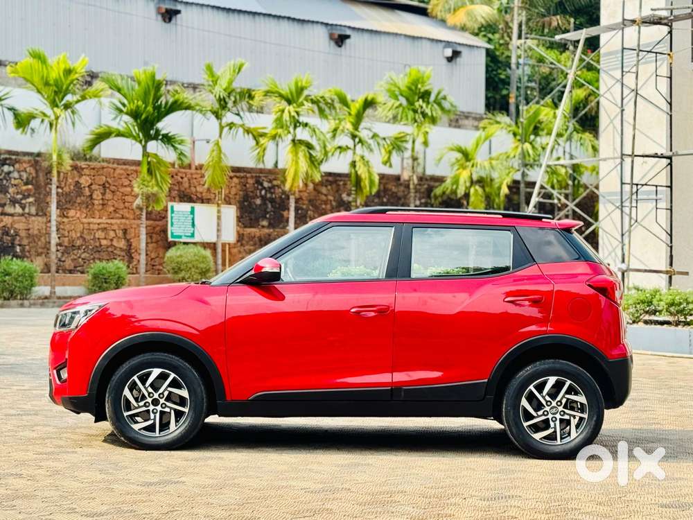 Mahindra Xuv300 1.2 W8 (o) Amt Petrol, 2022, Petrol