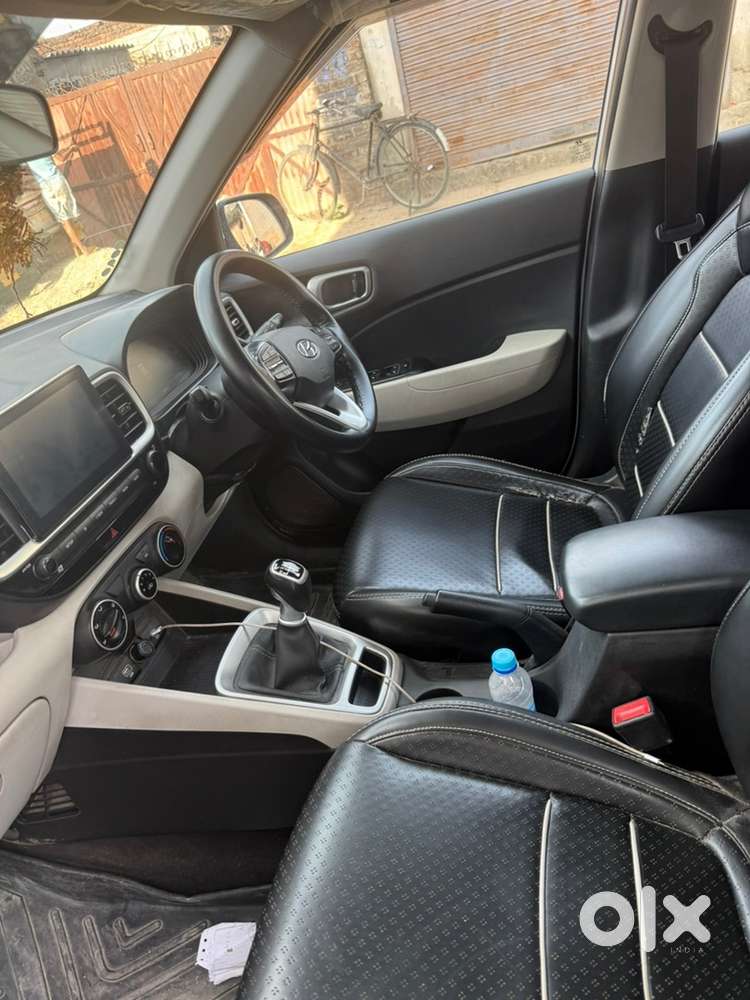 Hyundai Venue 2024 Diesel Well Maintained Tyer New
