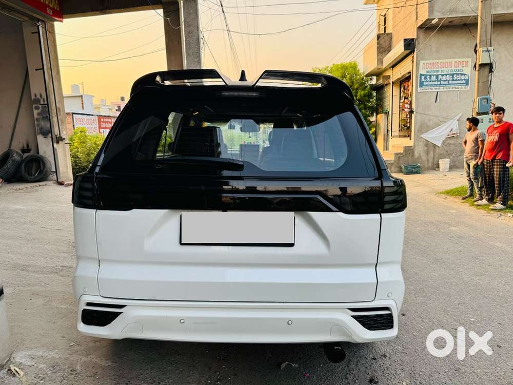 Toyota Innova Hycross 2025