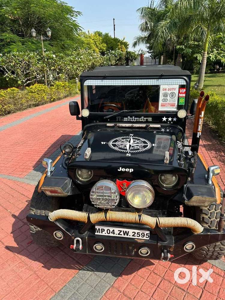 Mahindra Jeep Fully Air Condition Ready To Drive.