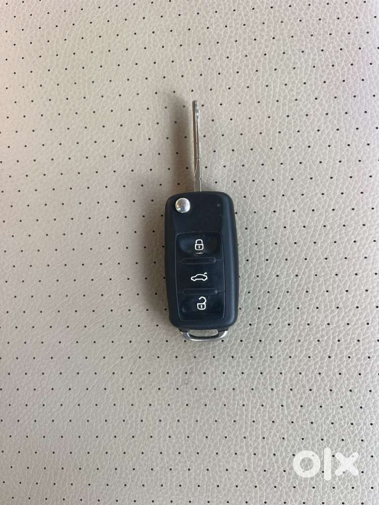 Volkswagen Vento 1.2 Tsi Highline Plus At, 2016, Petrol