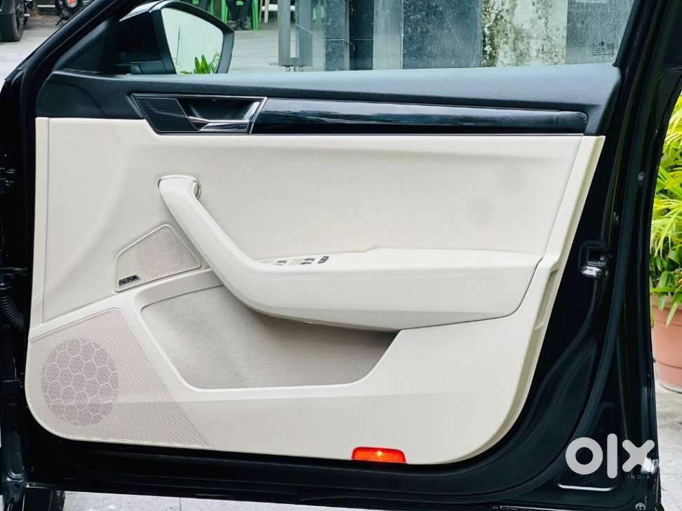 Skoda Superb 2.0 Tsi At L&k, 2022, Petrol