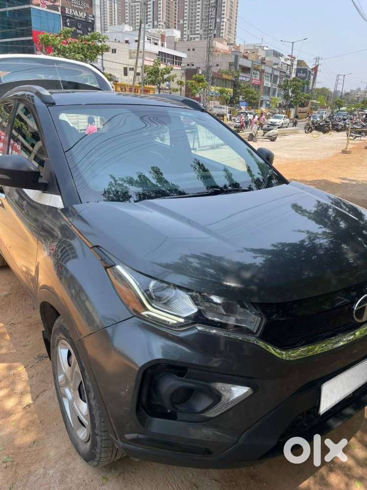 Tata Nexon 1.2 Revotron Xma Amt (s), 2020, Petrol