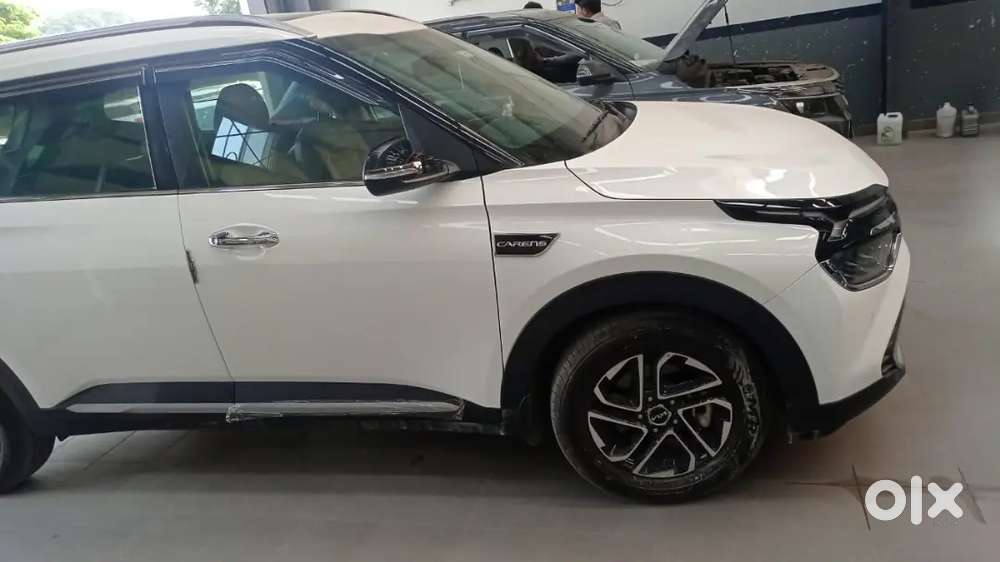 Kia Carens 2023 Petrol Well Maintained