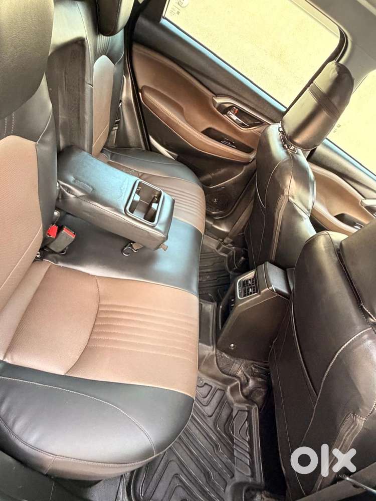 Toyota Urban Cruiser Hyryder 1.5 V Hybrid, 2023, Petrol