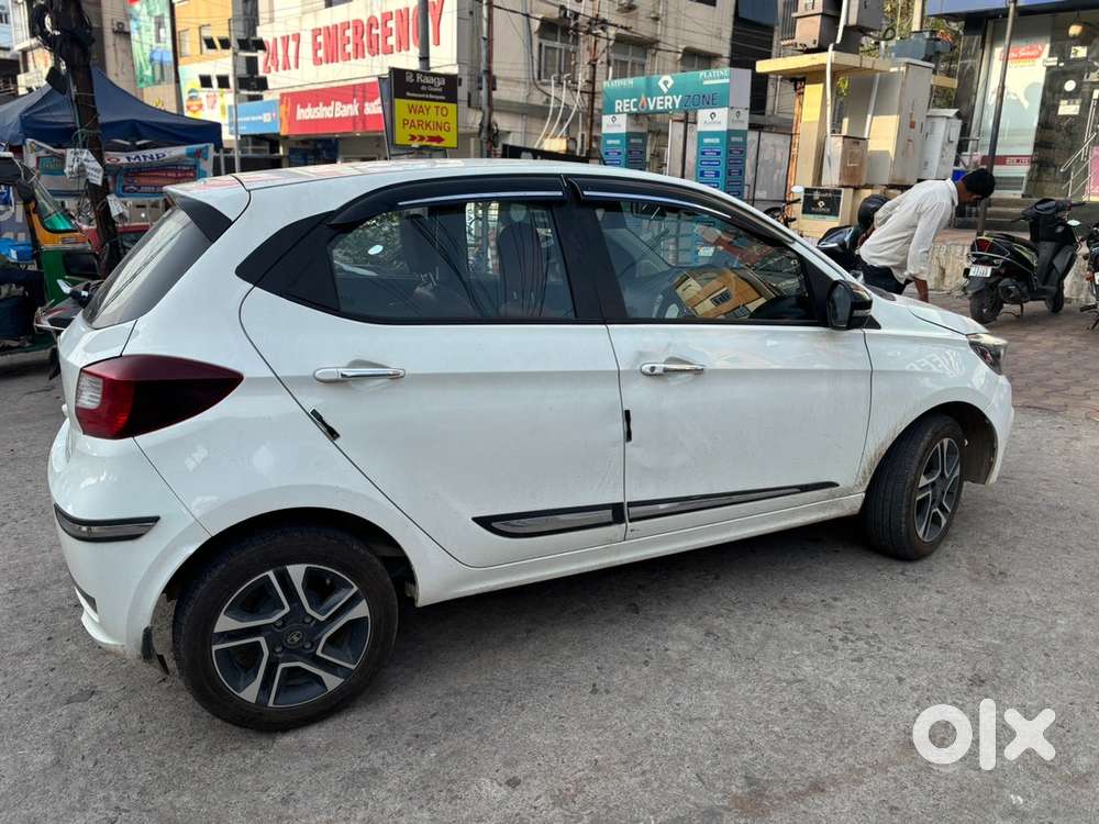 Tata Tiago Petrol 2024