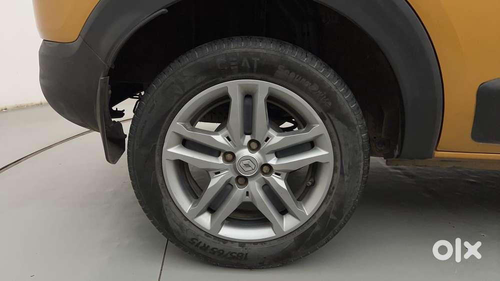 Renault Triber Rxz Easy-r Amt, 2023, Petrol