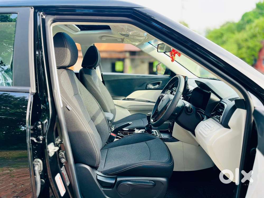 Mahindra Xuv 3xo Ax5 Pm Mt, 2026, Petrol