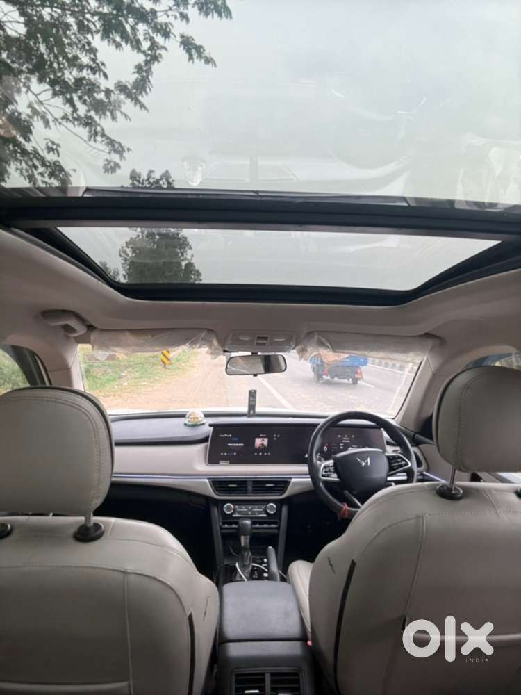 Mahindra Xuv700 2023 Ax5 Diesel Auto