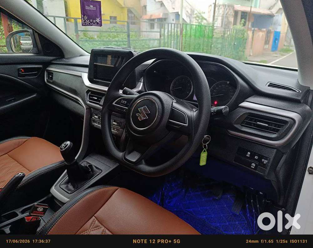 Maruti Suzuki Brezza 1.5 Vxi Smart Hybrid, 2023, Petrol