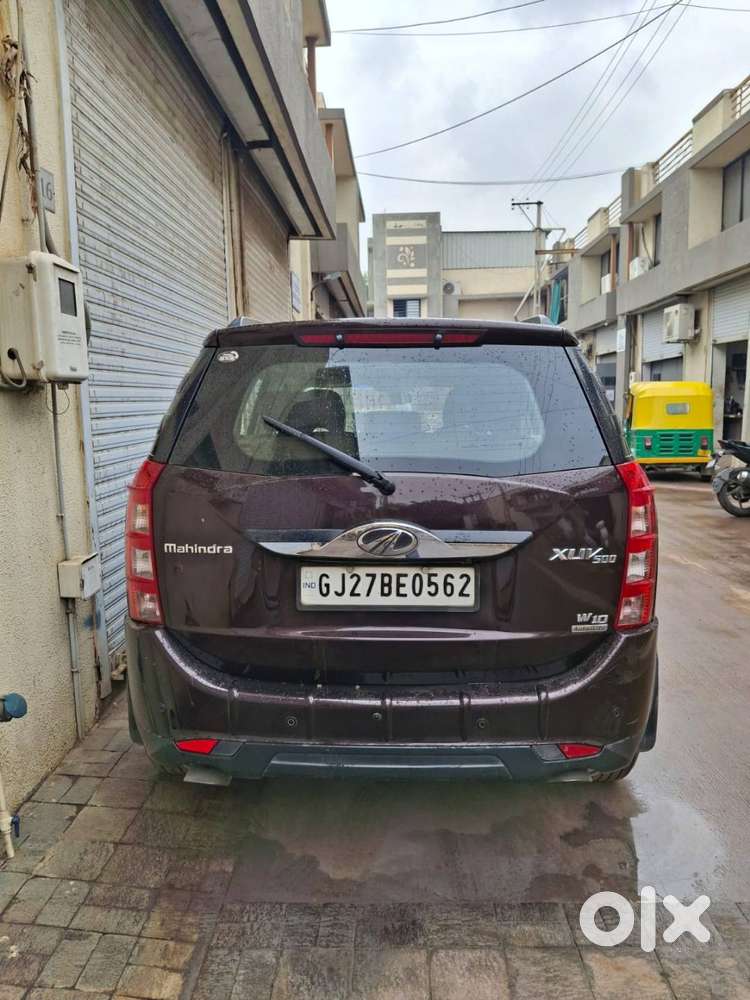 Mahindra Xuv500 2106 Diesel 105000 Km Driven