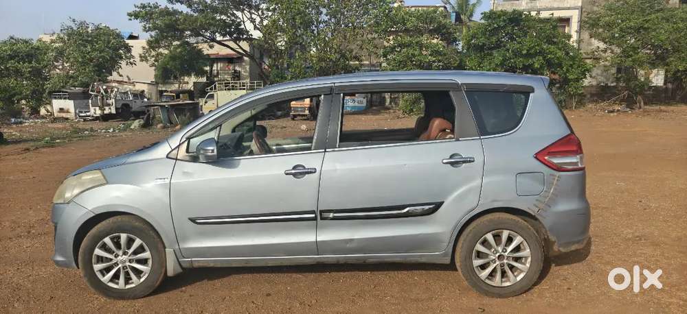Maruti Suzuki Ertiga 20012 गाडी फुल कंडिशन आहे