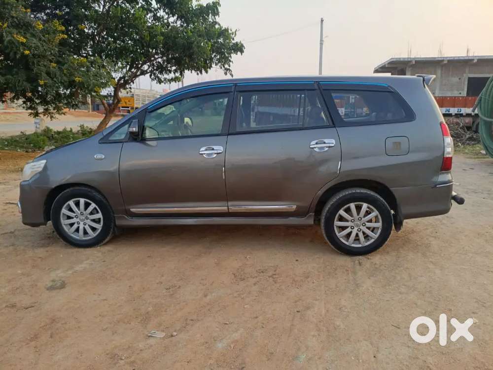 Toyota Innova 2012