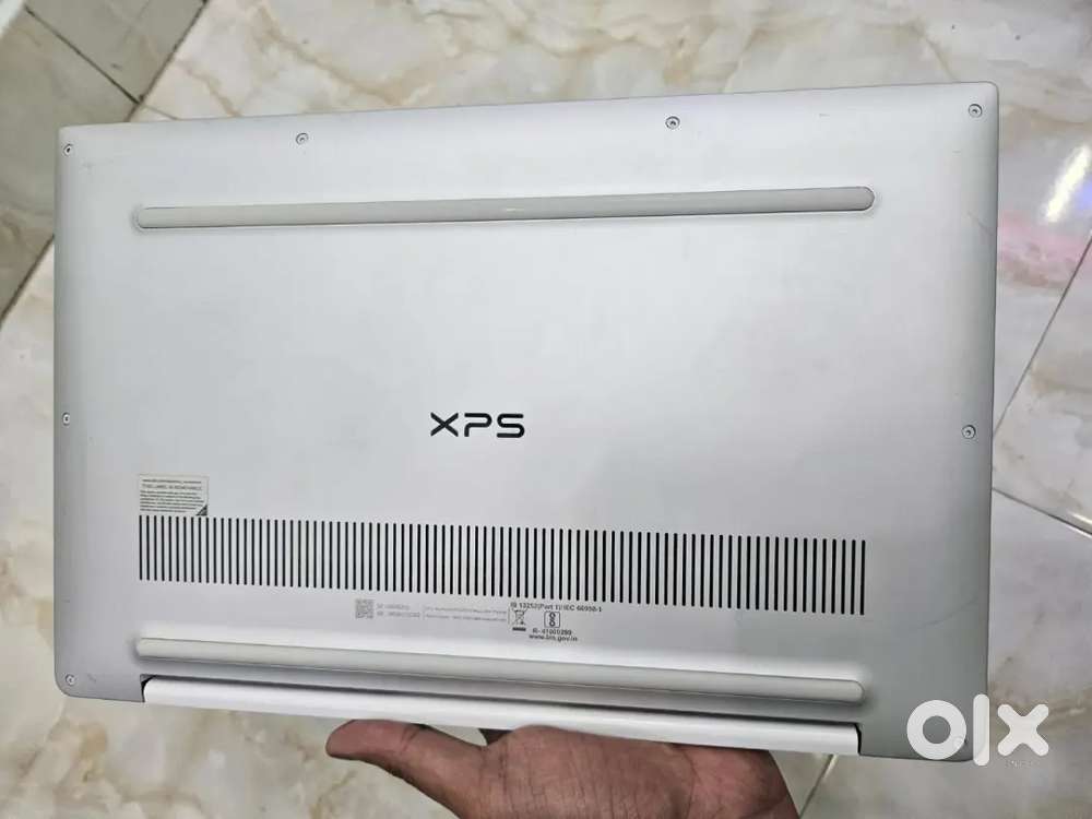 【ジャンク品】DELL XPS 13 i7 8GB Dell updates XPS 13 with 8th generation Intel processors | The Verge