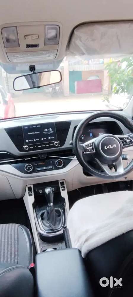 Kia Carens 2023 Petrol