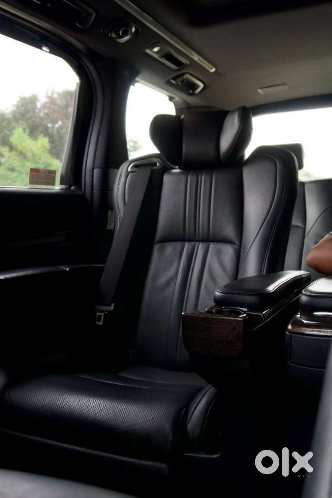 Toyota Vellfire 2.5 Executive Lounge, 2021, Petrol