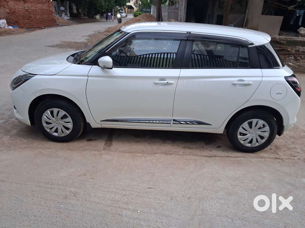 Maruti Suzuki Swift Vxi Optional, 2024