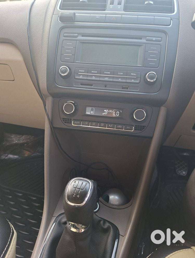 Skoda Rapid Elegance 1.6 Mpfi Mt, 2015, Petrol