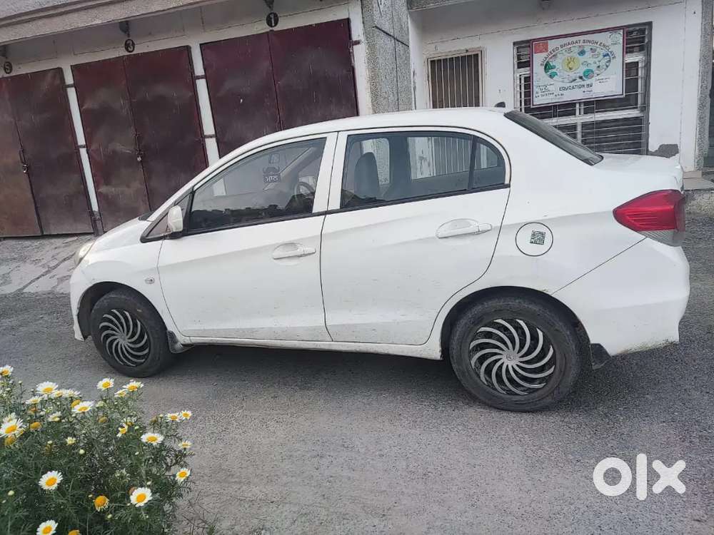 Honda Amaze 2015 Cng & Hybrids 130000 Km Driven