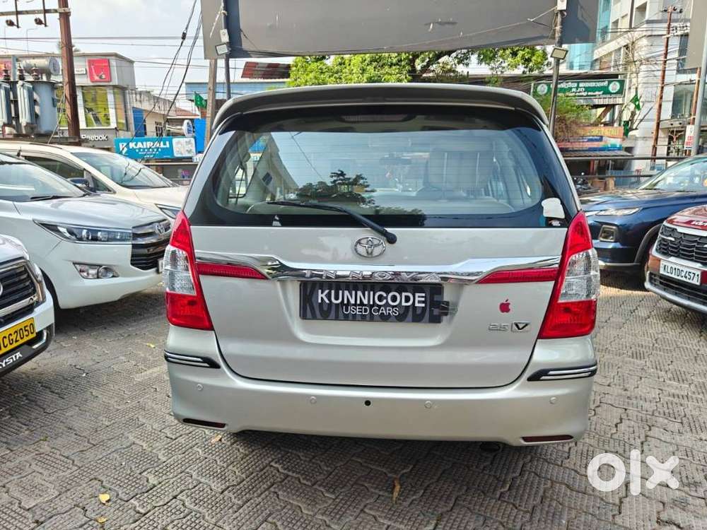 Toyota Innova 2.5 Vx 8 Seater Bs Iv, 2012, Diesel