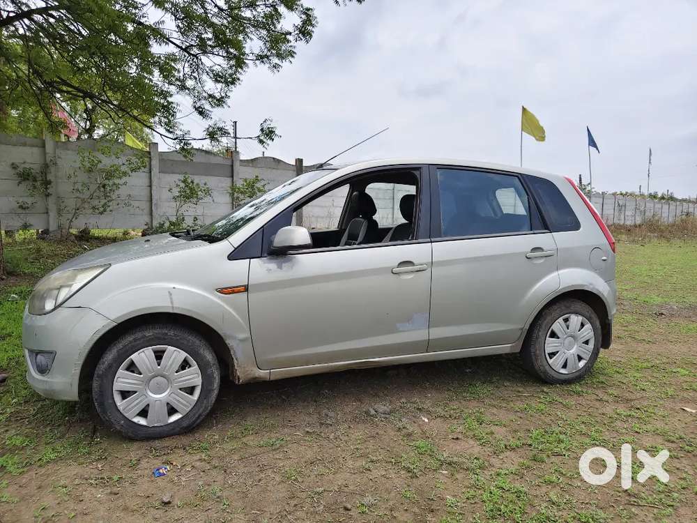 Ford Figo Trend 2011 Petrol Second