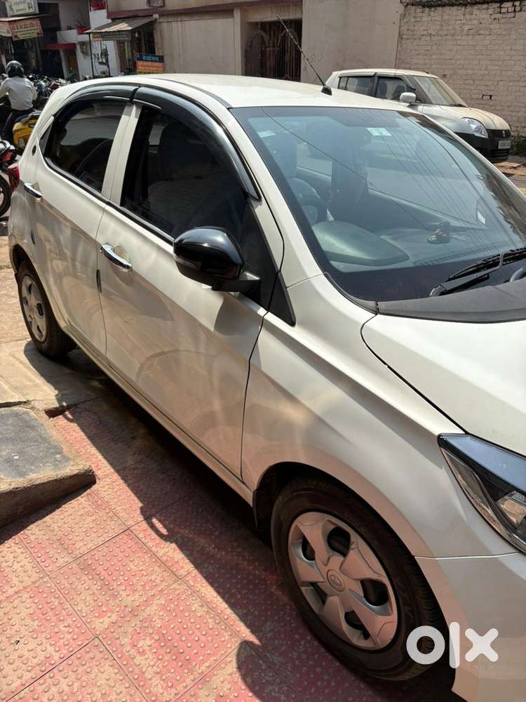 Tata Tiago 1.05 Revotorq Xt Option, 2023, Petrol