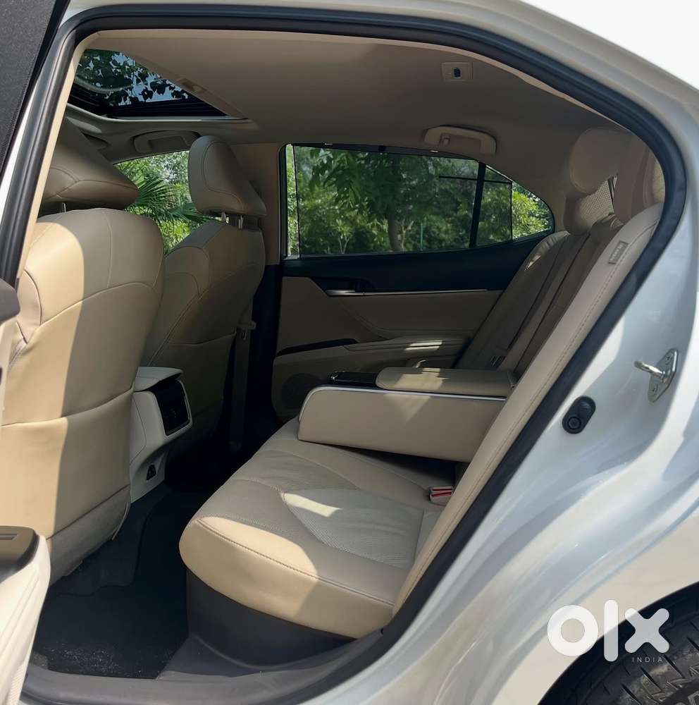 Toyota Camry Hybrid, 2024, Petrol