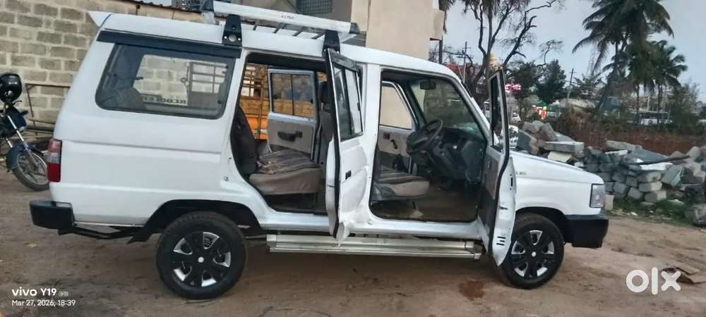 Toyota Qualis 2001 Diesel 180000 Km Driven