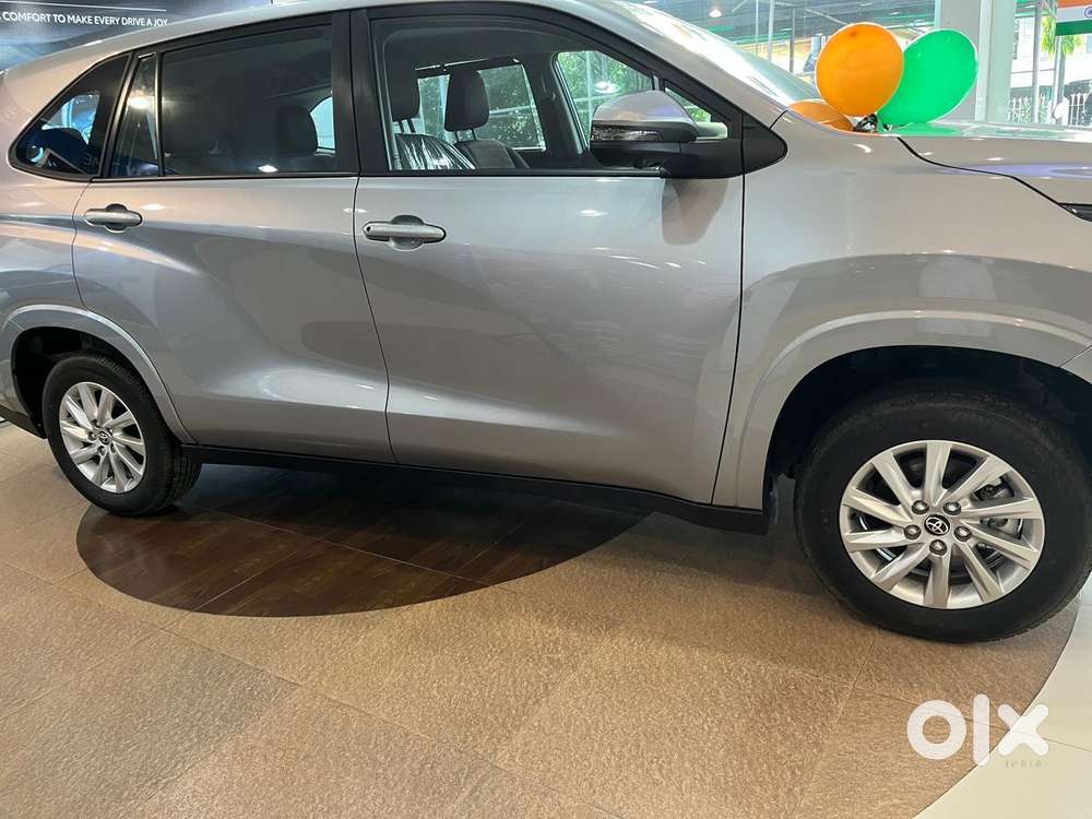 Toyota Innova Hycross 7s Option, 2026, Petrol