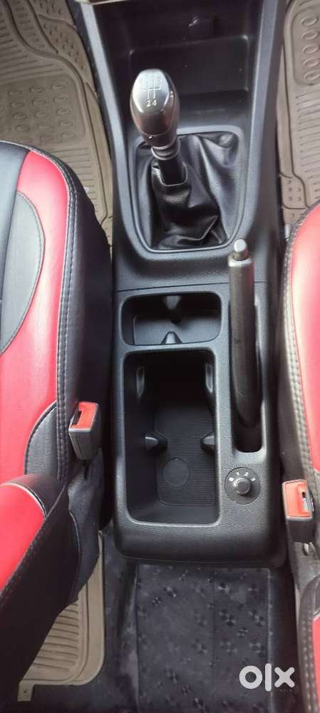 Renault Triber Rxz, 2024, Petrol