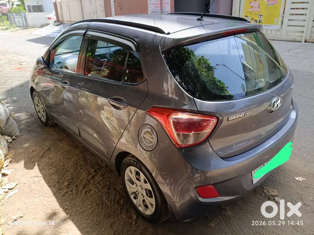 Hyundai Grand I10 2017 Petrol 74500 Km Driven