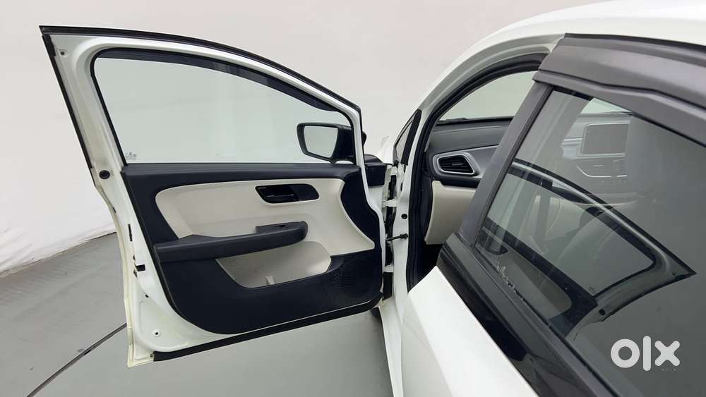 Tata Altroz 1.2 Xm Plus, 2021, Petrol