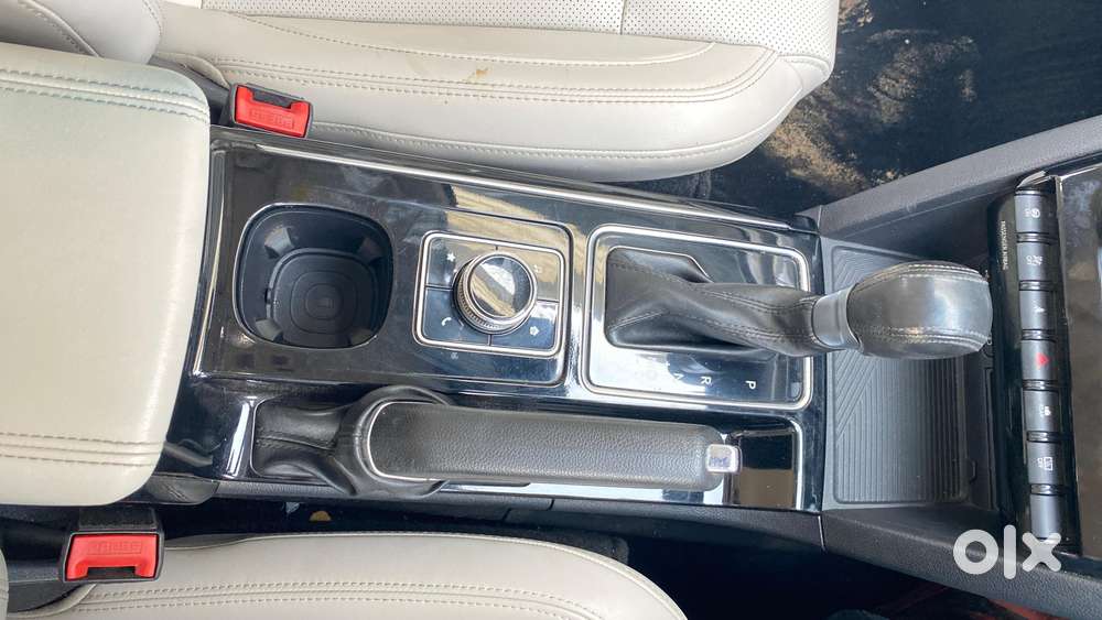 Mahindra Xuv700 2.0 Ax 7 Petrol At Str, 2021, Petrol
