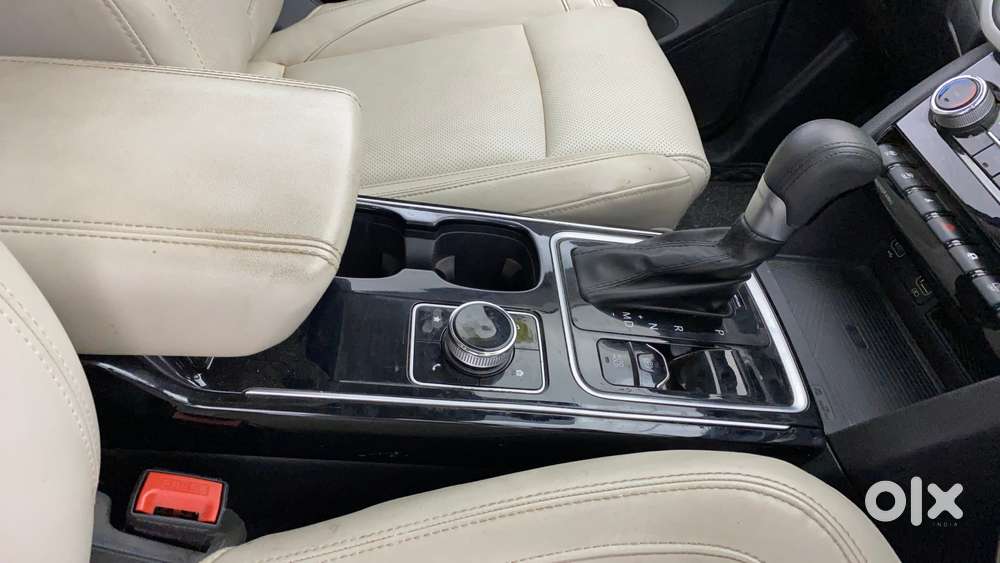 Mahindra Xuv700 2.2 Ax 7 Diesel At Luxury Pack Str, 2022, Diesel