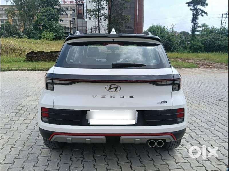 Hyundai Venue Sx(o) Knight Edition Mt, 2023, Petrol