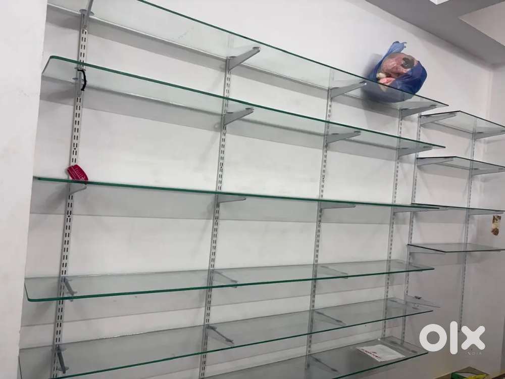 Shop counters for sell only 7 months old , slightly negotiable , inter