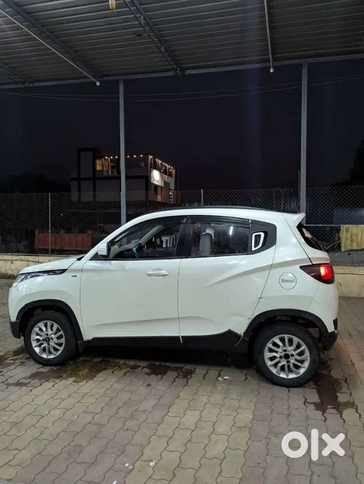 Mahindra Kuv 100