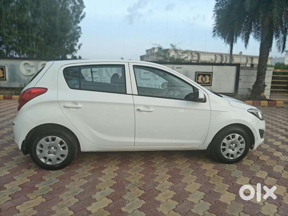 Hyundai I20 Petrol Cvt Magna Executive, 2013, Petrol
