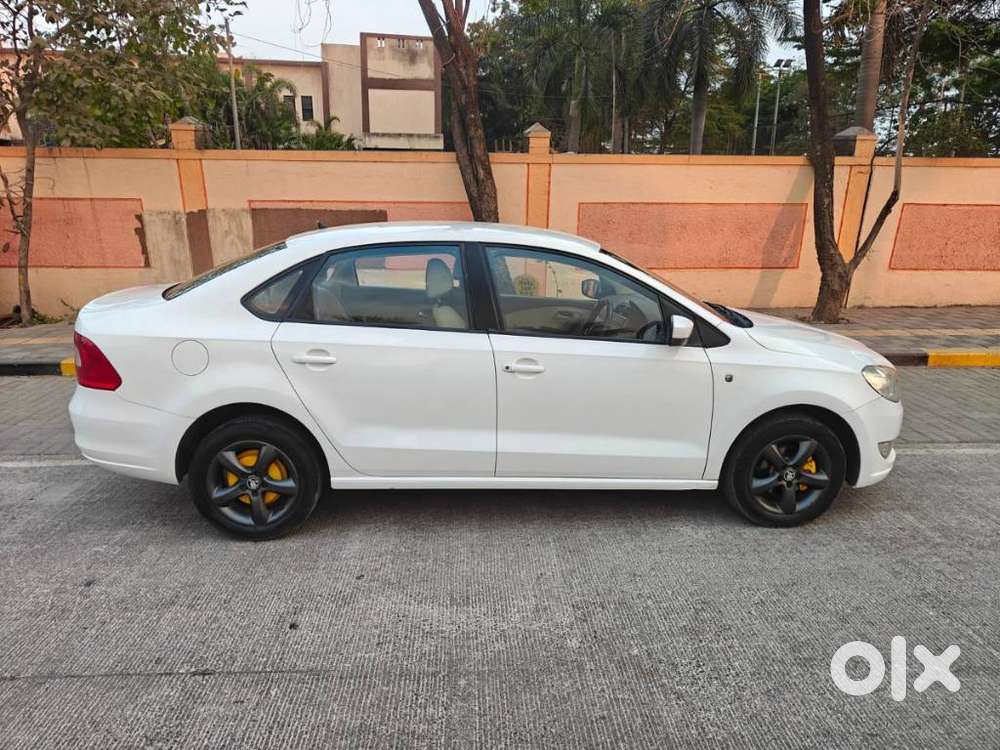 Skoda Rapid 1.6 Mpi Ambition, 2015, Petrol