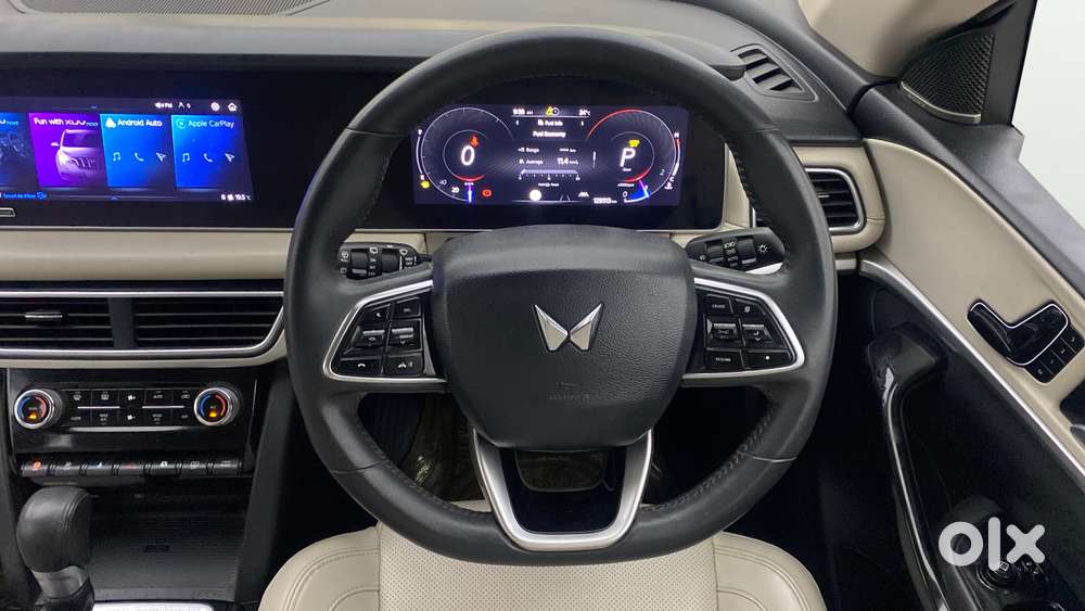 Mahindra Xuv700 2.2 Ax 7 Diesel At Luxury Pack Str Awd, 2022, Diesel