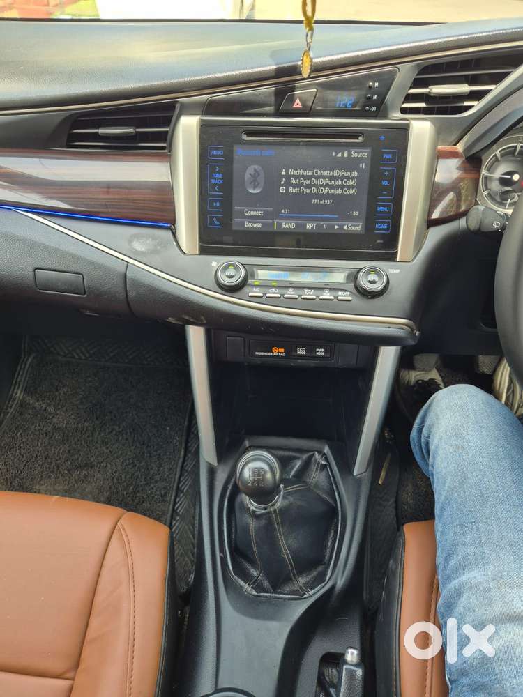 Toyota Innova Crysta 2.4 V 7 Str, 2017, Diesel